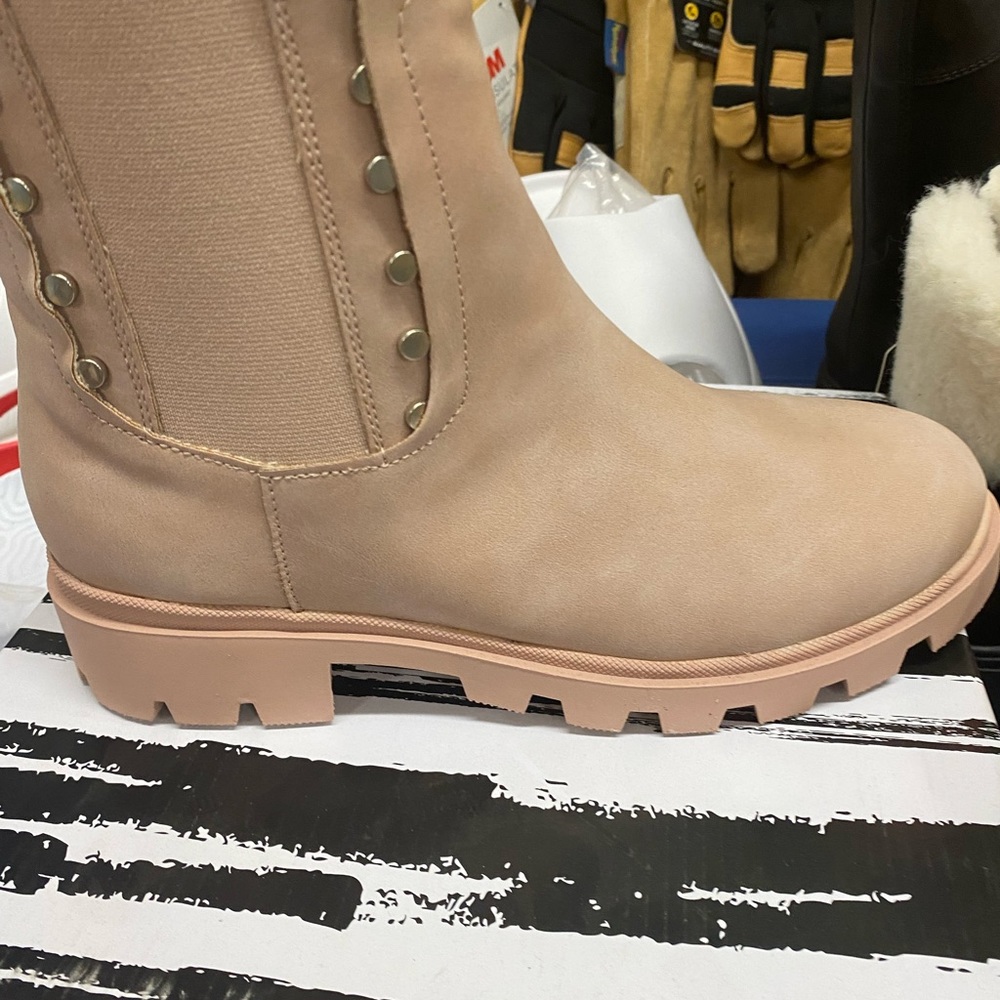 DV suede boots pale pink. Looks tan.
